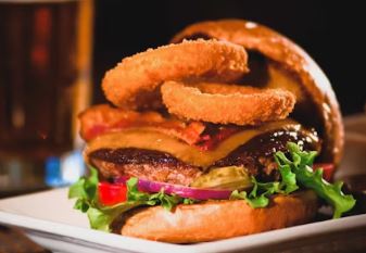 Smokehouse Cheeseburger*