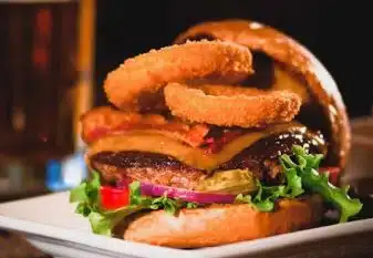 Smokehouse Cheeseburger*